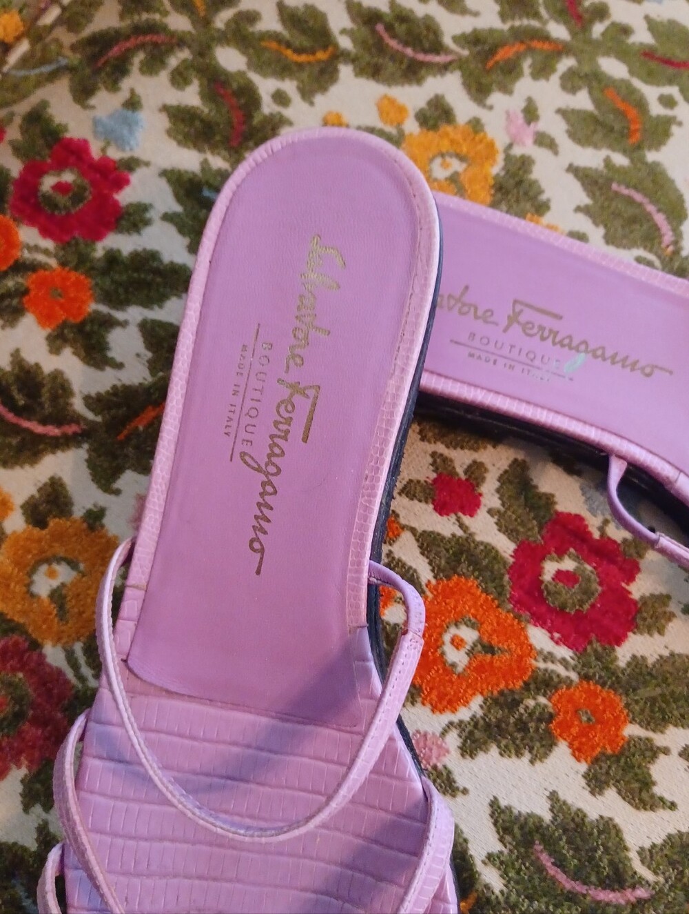 Salvatore Ferragamo Lilac Purple Croc Print Bow Sandals - Picture 3 of 5